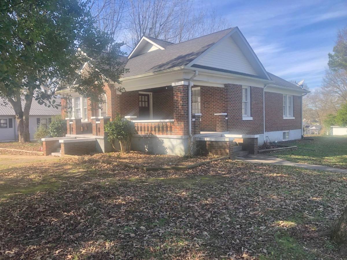 Apartment for rent at 103 8th Ave NE, Cullman, AL 35055