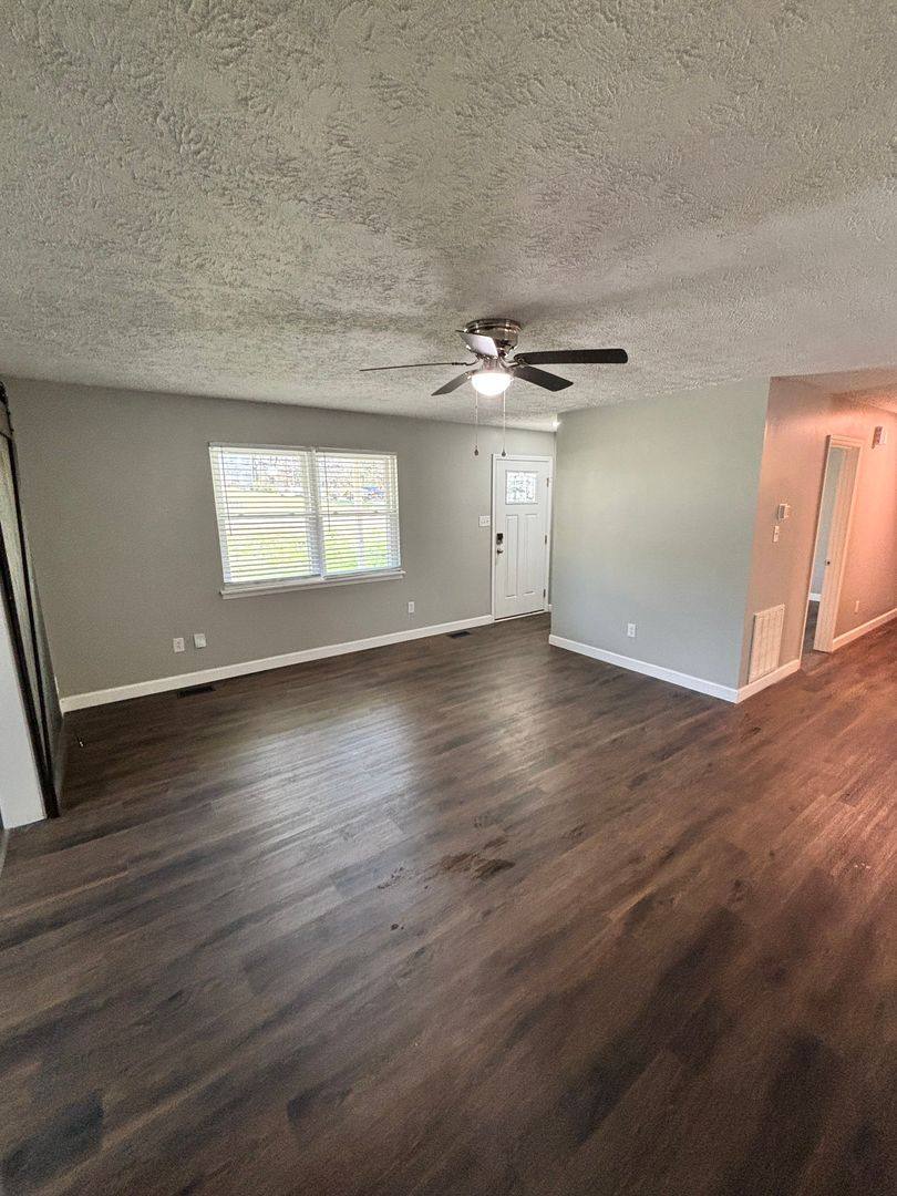 House for rent at 3421 Happy Acres Rd, Knoxville, TN 37918
