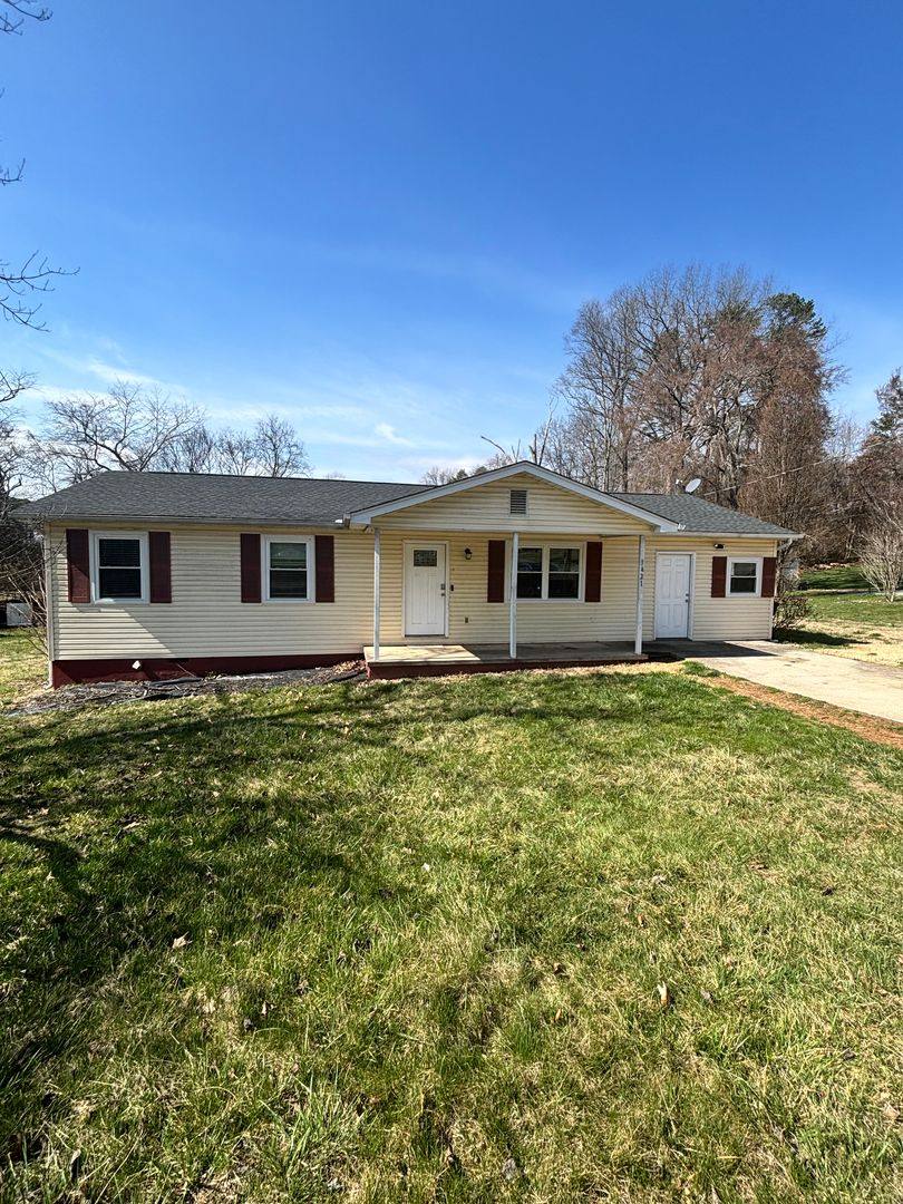 House for rent at 3421 Happy Acres Rd, Knoxville, TN 37918