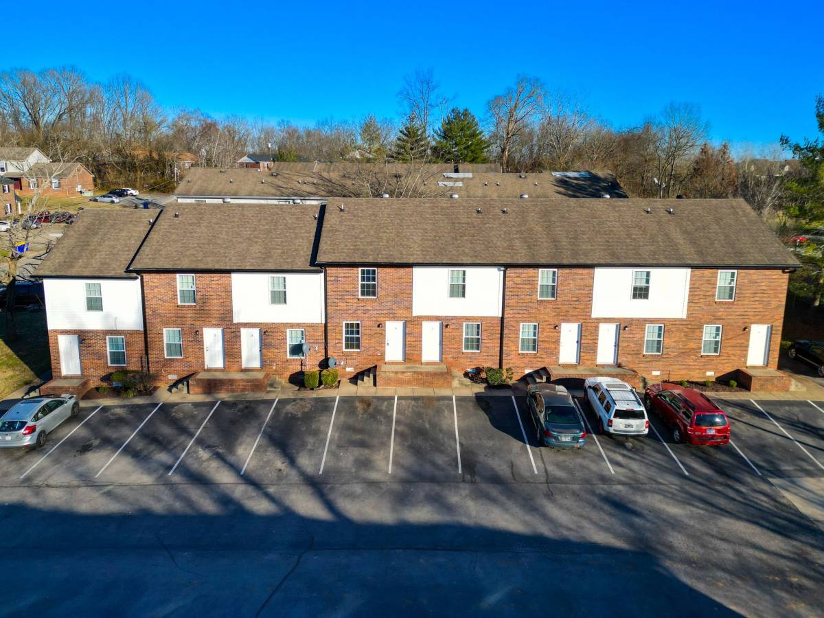 Apartment for rent at 1660 Baltimore Dr, Clarksville, TN 37043
