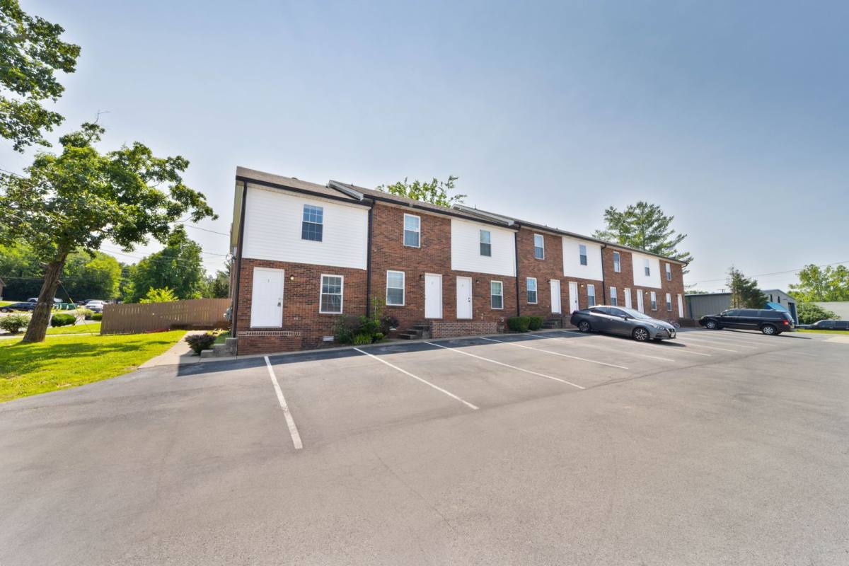 Apartment for rent at 1660 Baltimore Dr, Clarksville, TN 37043