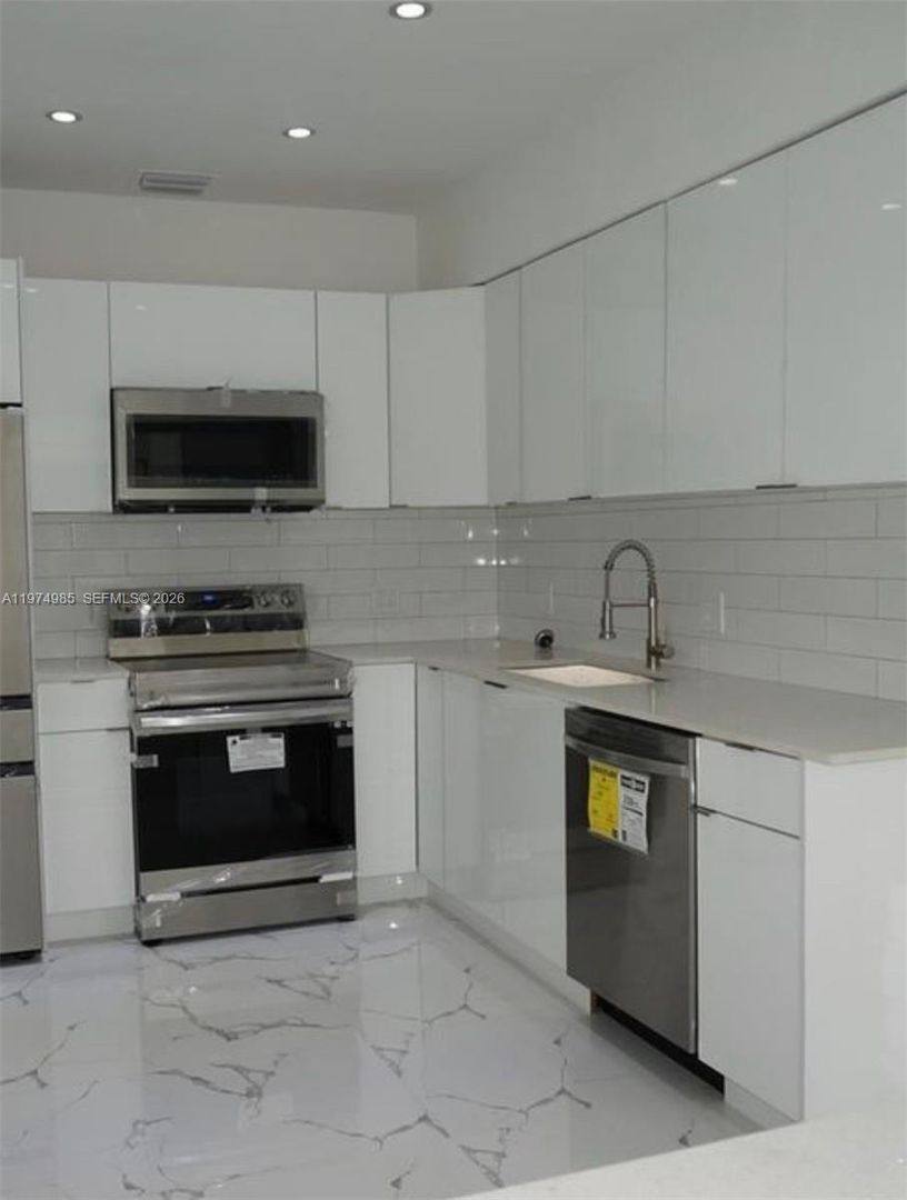 House for rent at 345 SW 49th Ave, Miami, FL 33134
