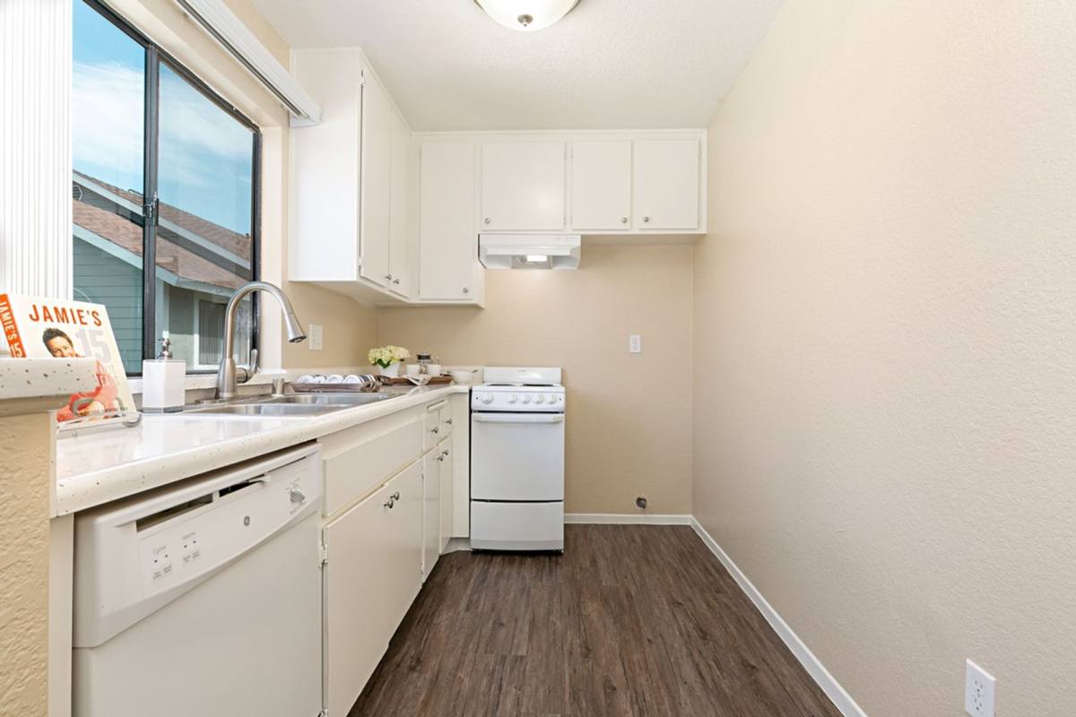 Apartment for rent at 2560 W La Palma Ave, Anaheim, CA 92801
