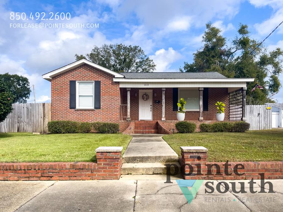 House for rent at 1618 W Garden St, Pensacola, FL 32502
