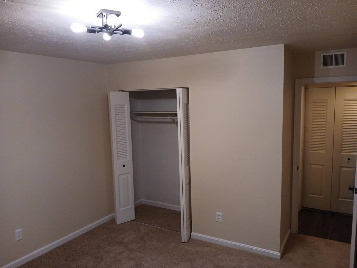 Apartment for rent at 8606 Standing Oak Dr, Louisville, KY 40258