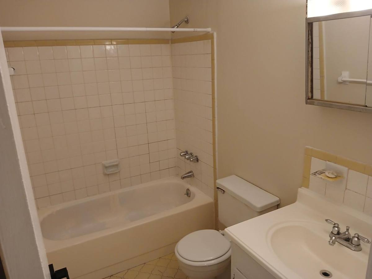 Apartment for rent at 8606 Standing Oak Dr, Louisville, KY 40258