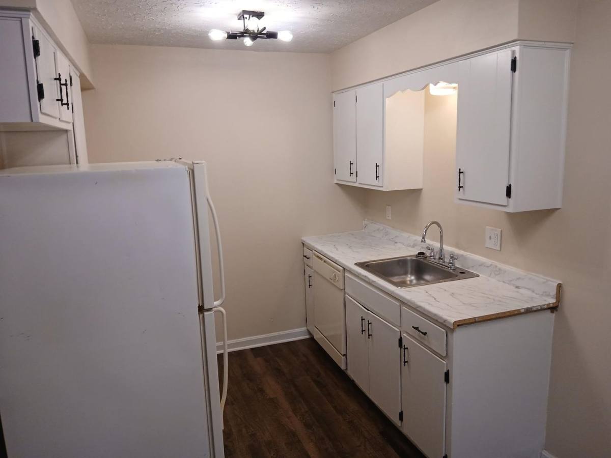 Apartment for rent at 8606 Standing Oak Dr, Louisville, KY 40258
