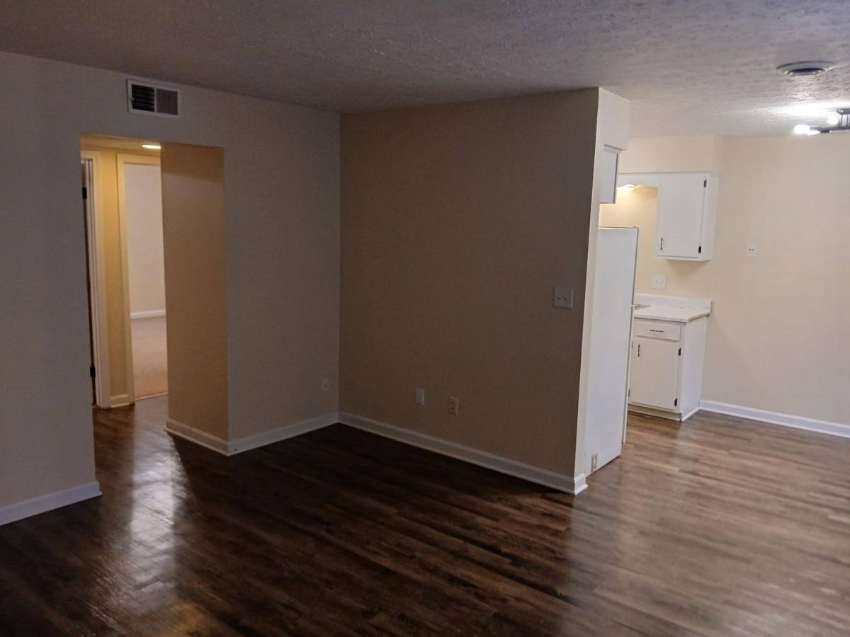 Apartment for rent at 8606 Standing Oak Dr, Louisville, KY 40258