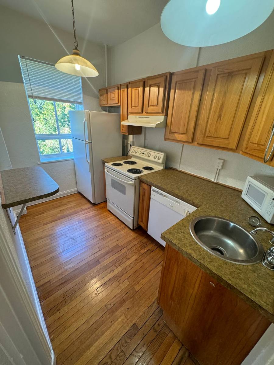 Apartment for rent at 2124 Highland Ave S, Birmingham, AL 35205