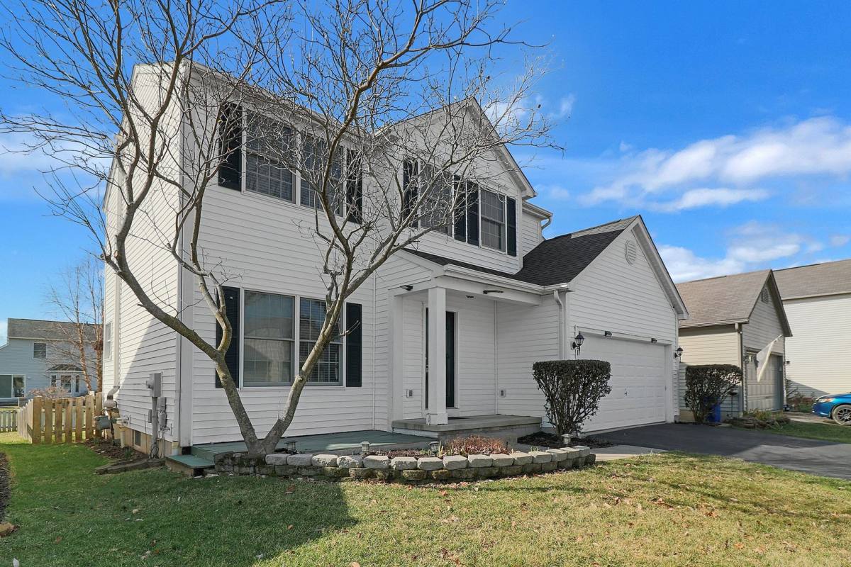 House for rent at 321 Amber Wood Way, Lewis Center, OH 43035
