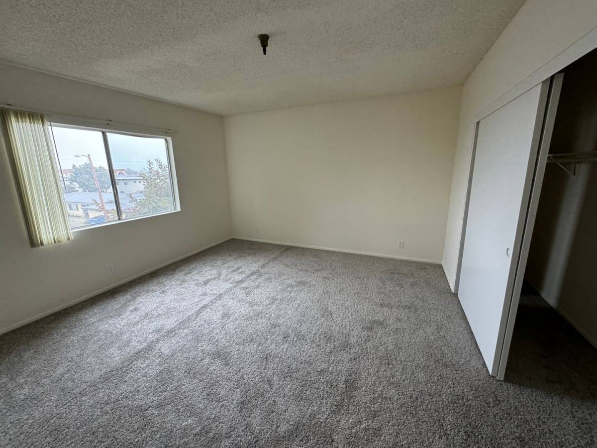 Apartment for rent at 14032 Cordary Ave, Hawthorne, CA 90250