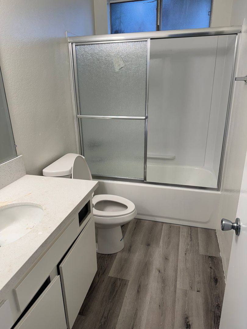 Apartment for rent at 14032 Cordary Ave, Hawthorne, CA 90250
