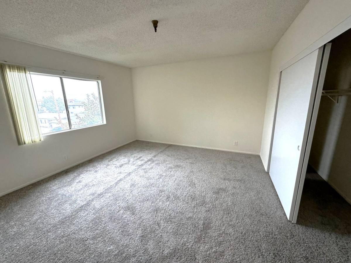 Apartment for rent at 14032 Cordary Ave, Hawthorne, CA 90250