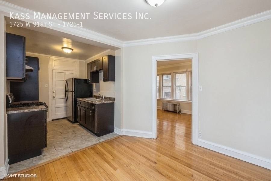 Apartment for rent at 1725 W 91st St #1, Chicago, IL 60620