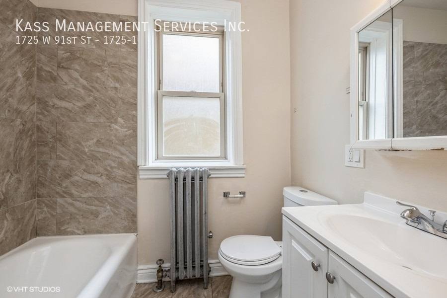 Apartment for rent at 1725 W 91st St #1, Chicago, IL 60620