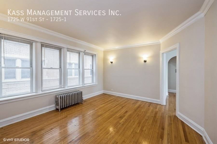 Apartment for rent at 1725 W 91st St #1, Chicago, IL 60620