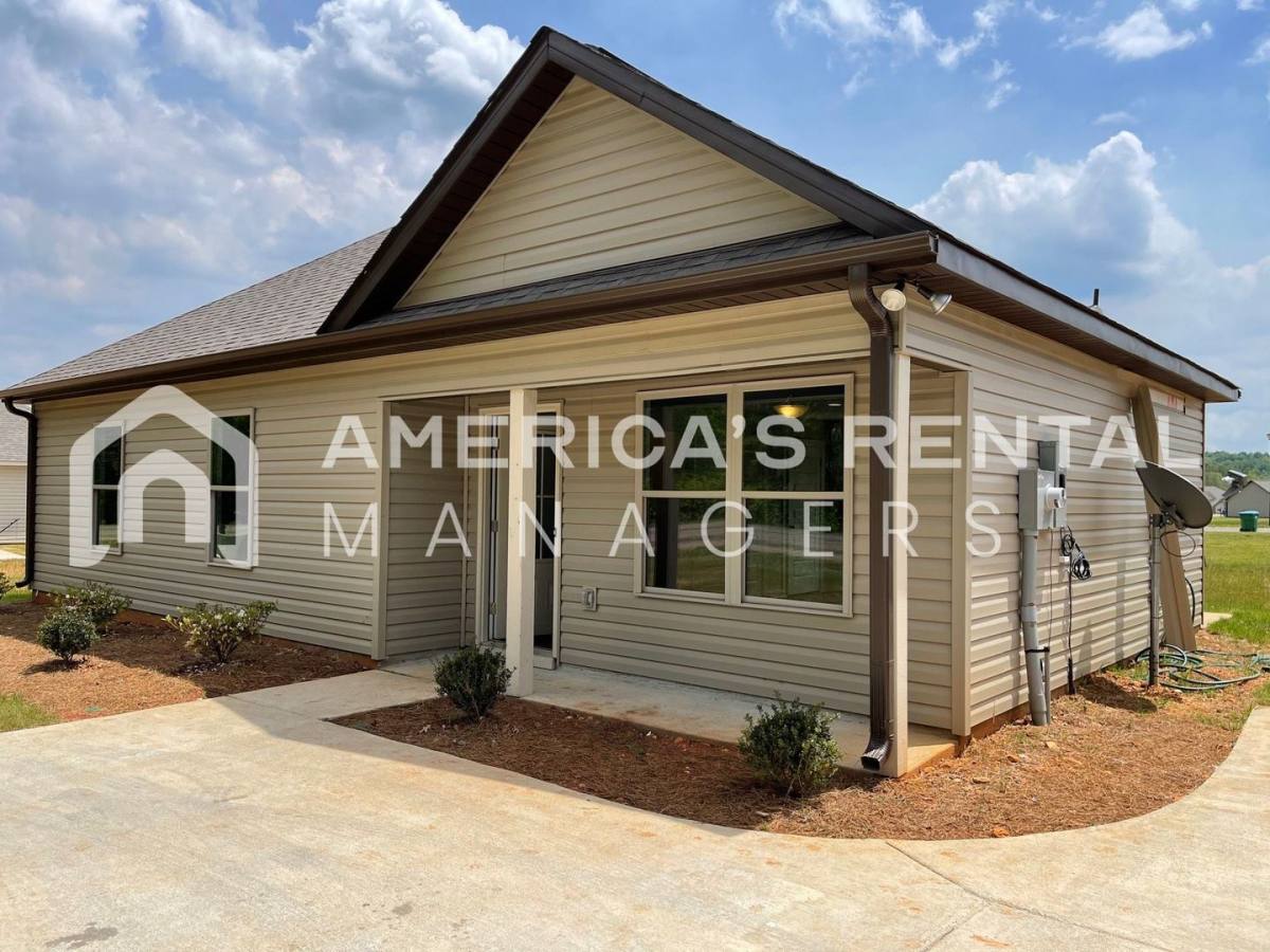 House for rent at 2795 Allison Mill Rd, Talladega, AL 35160