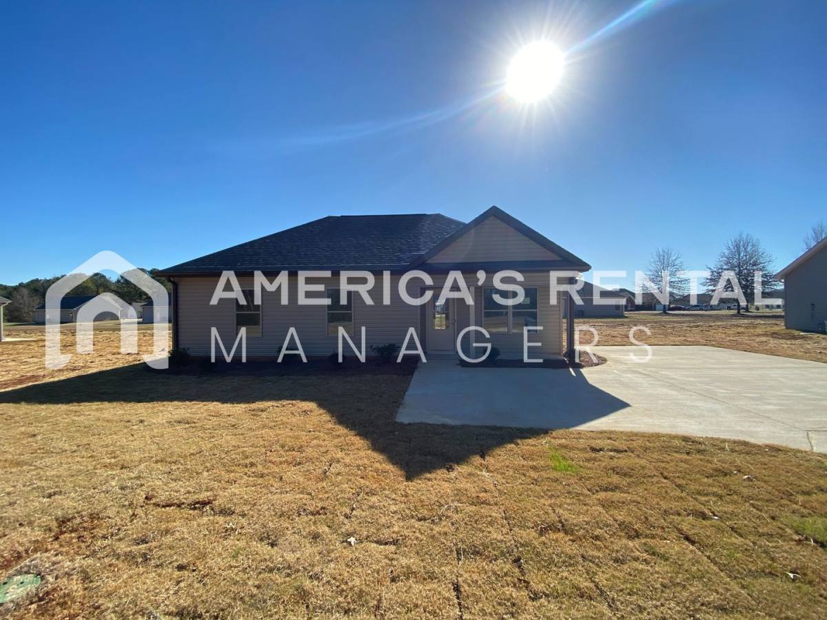 House for rent at 2795 Allison Mill Rd, Talladega, AL 35160