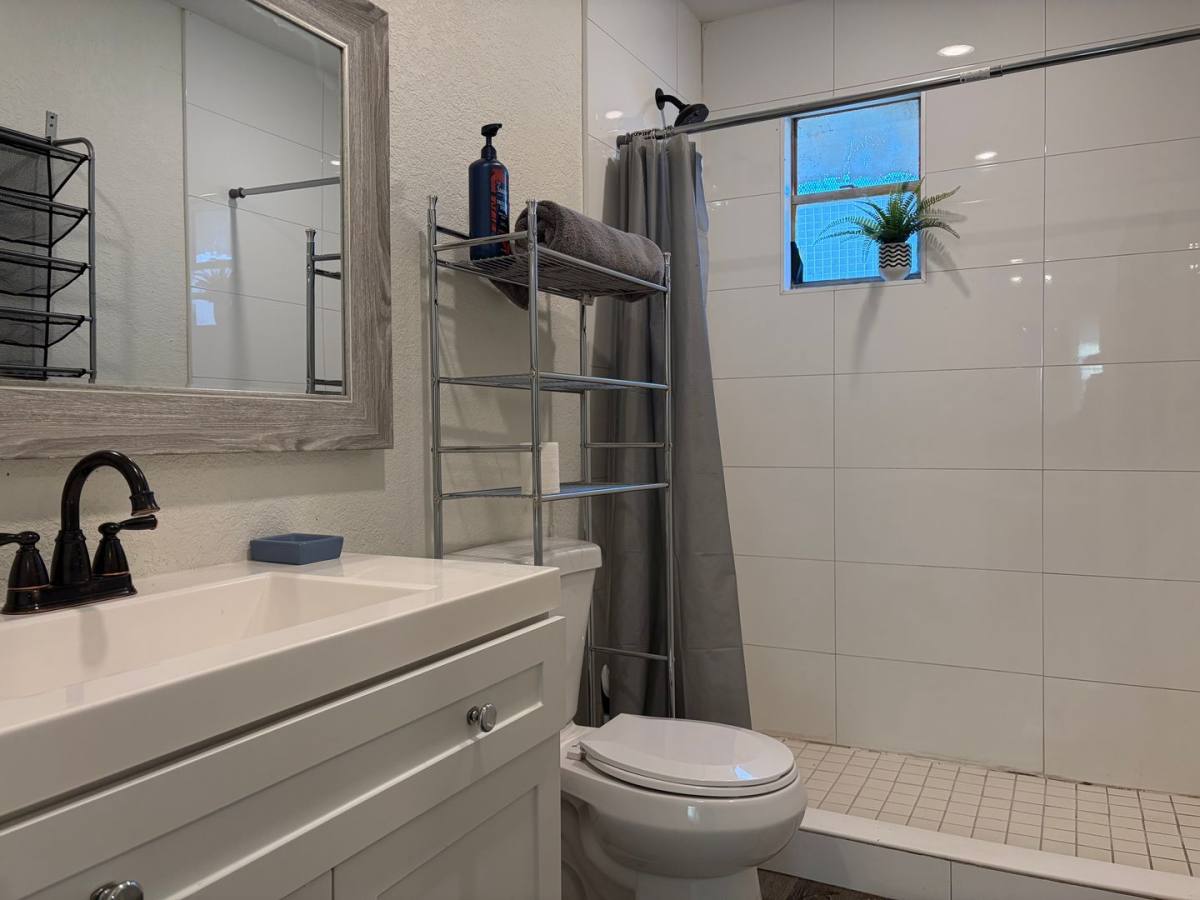 House for rent at 2722 14th Ave S, Saint Petersburg, FL 33712
