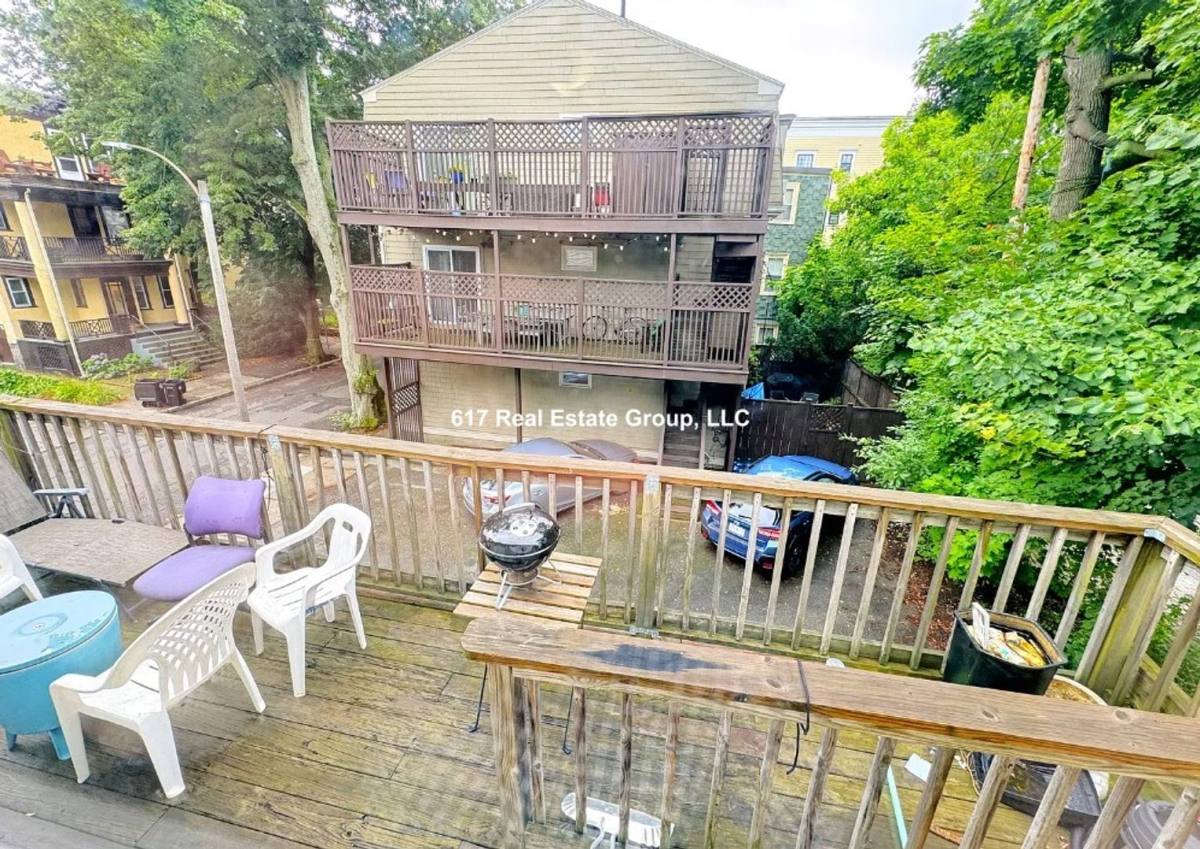House for rent at 212 Freeman St #2B, Brookline, MA 02446