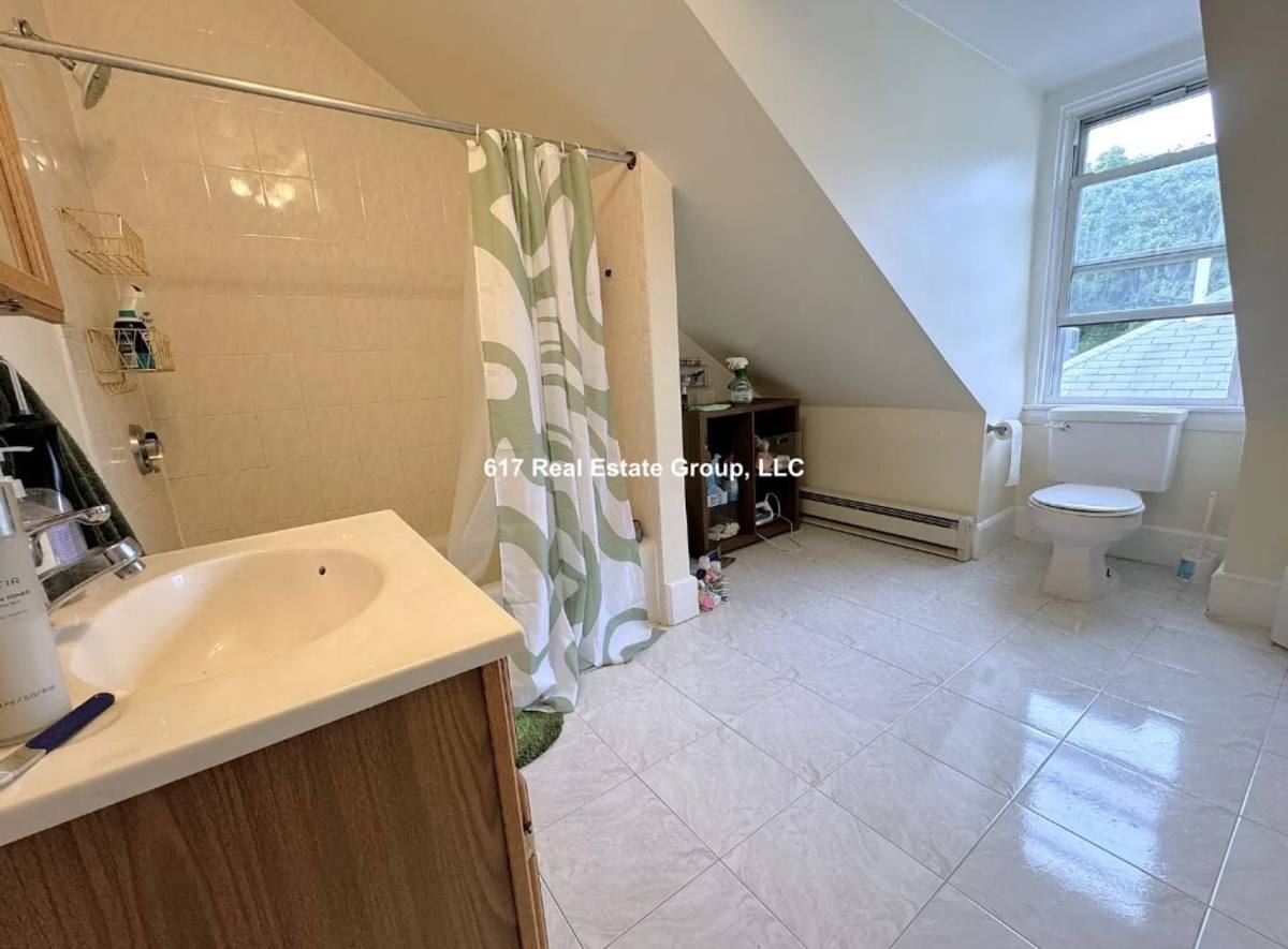 House for rent at 212 Freeman St #2B, Brookline, MA 02446