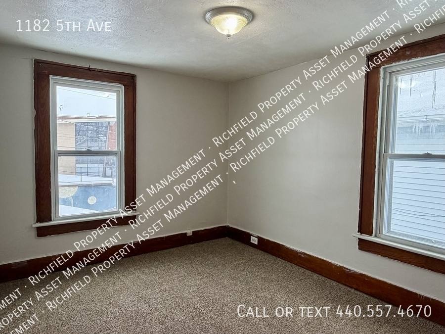 House for rent at 1182 5th Ave, Akron, OH 44306