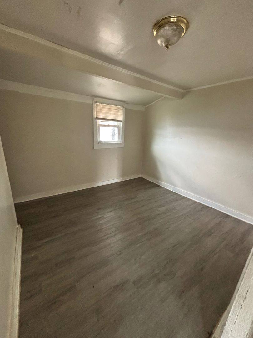 House for rent at 1900 E Ozark Ave, Gastonia, NC 28054