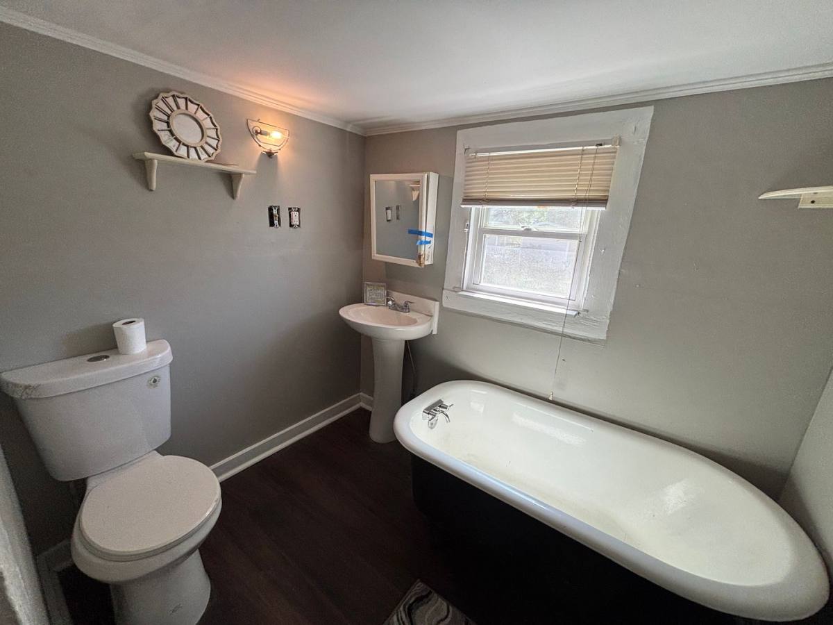 House for rent at 1900 E Ozark Ave, Gastonia, NC 28054