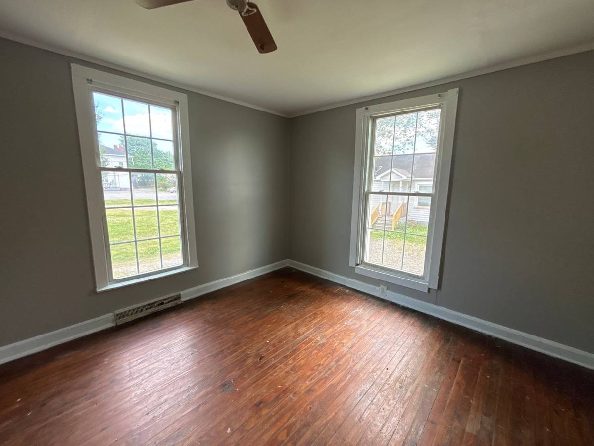 House for rent at 1900 E Ozark Ave, Gastonia, NC 28054