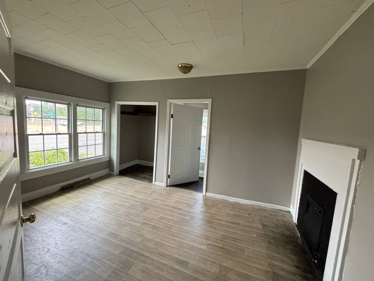 House for rent at 1900 E Ozark Ave, Gastonia, NC 28054