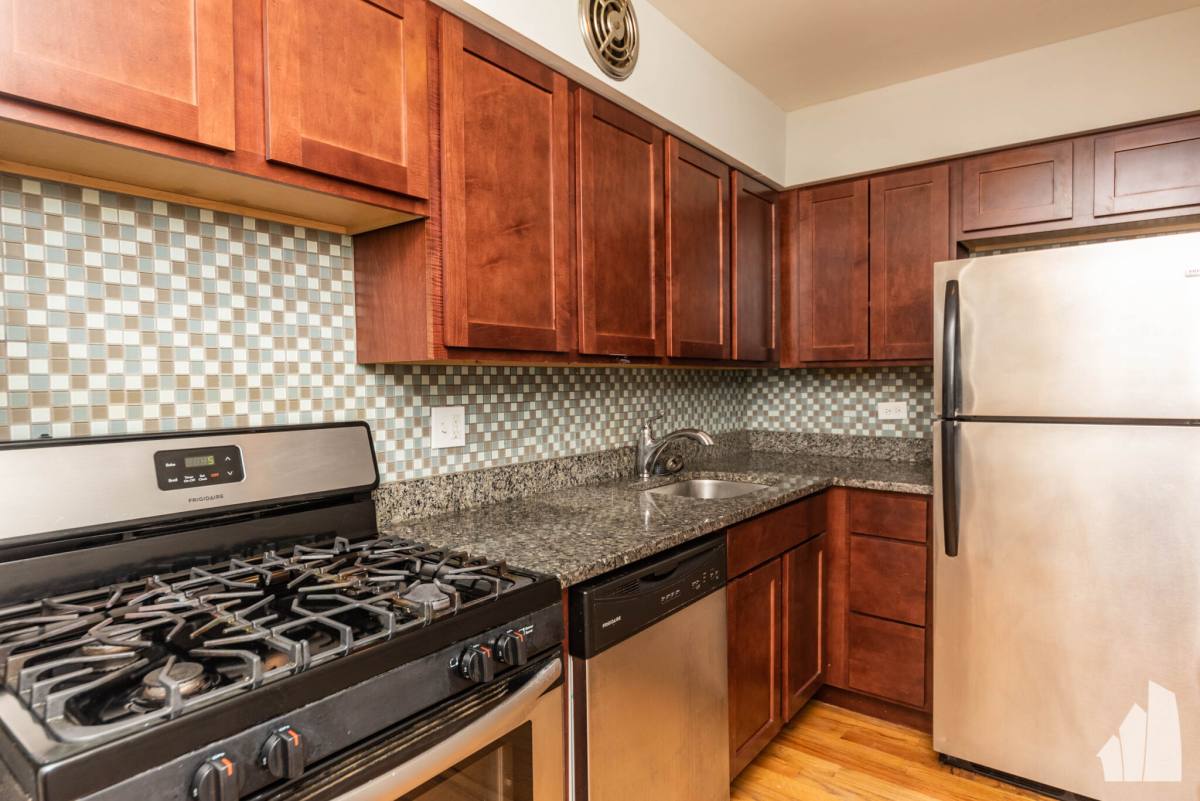 Apartment for rent at 445 W Barry Ave #502, Chicago, IL 60657