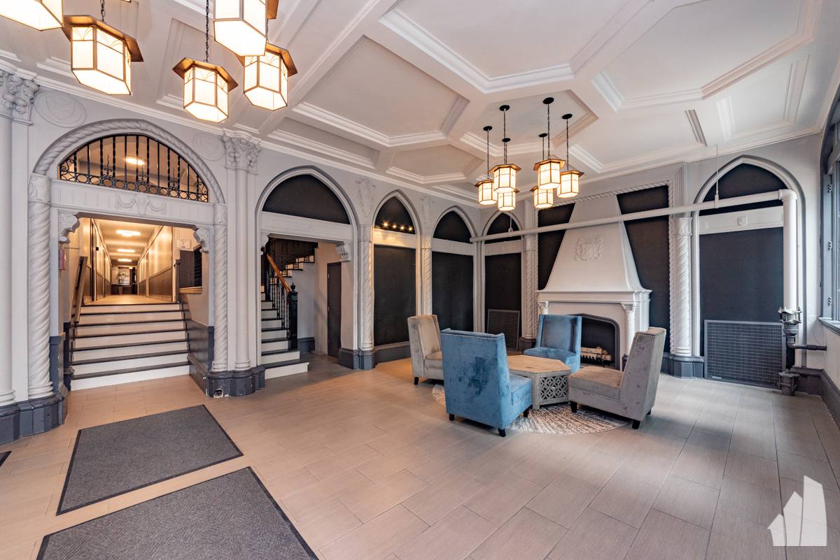 Apartment for rent at 505 W Belmont Ave #3A, Chicago, IL 60657