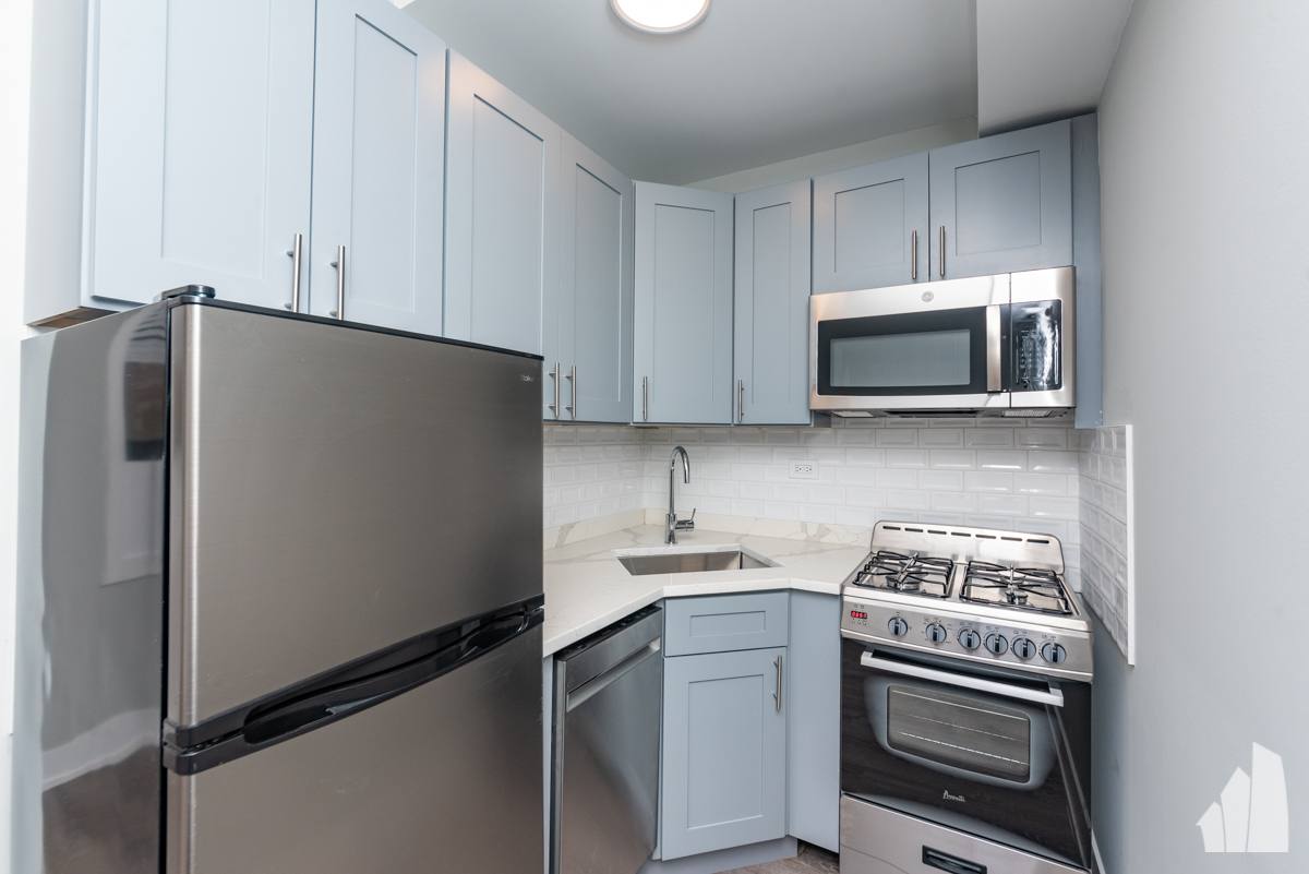 Apartment for rent at 505 W Belmont Ave #3A, Chicago, IL 60657