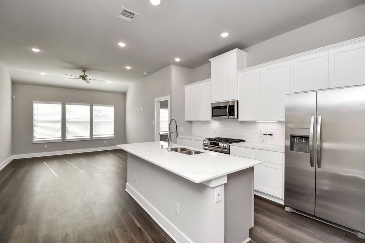 House for rent at 10522 Wildflower View Dr, Rosharon, TX 77583