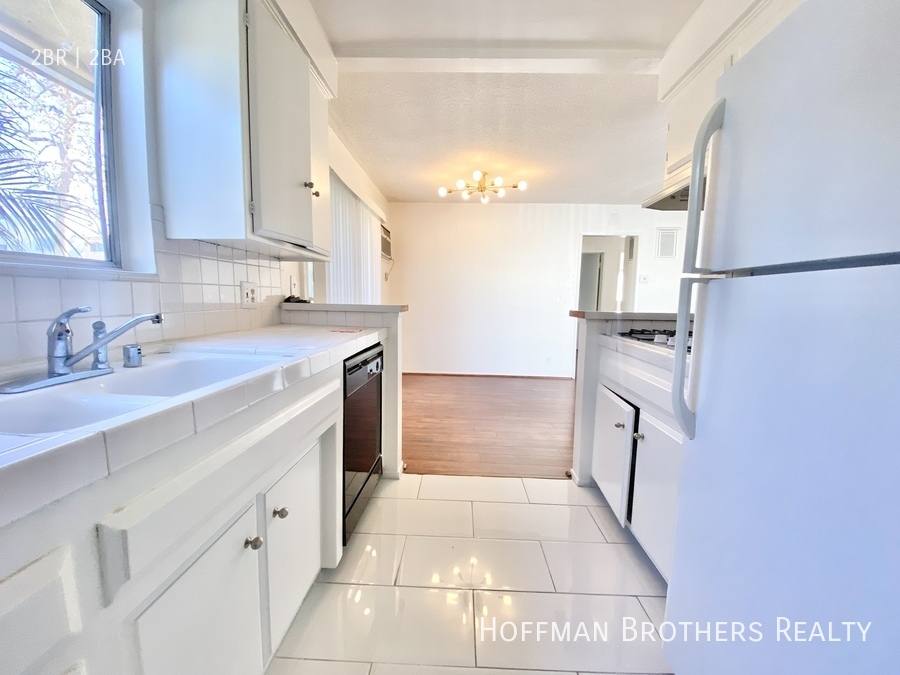 Apartment for rent at 8206 Romaine St #1, Los Angeles, CA 90046