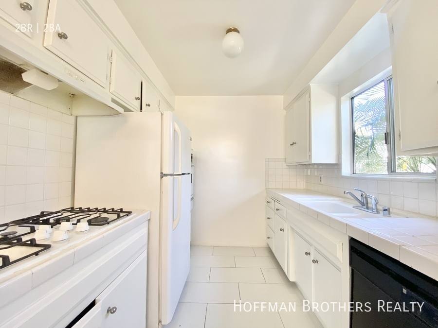 Apartment for rent at 8206 Romaine St #1, Los Angeles, CA 90046