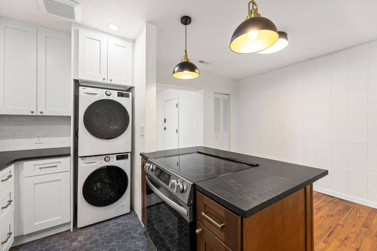 Apartment for rent at 4903-4913 Walnut, Kansas City, MO 64112
