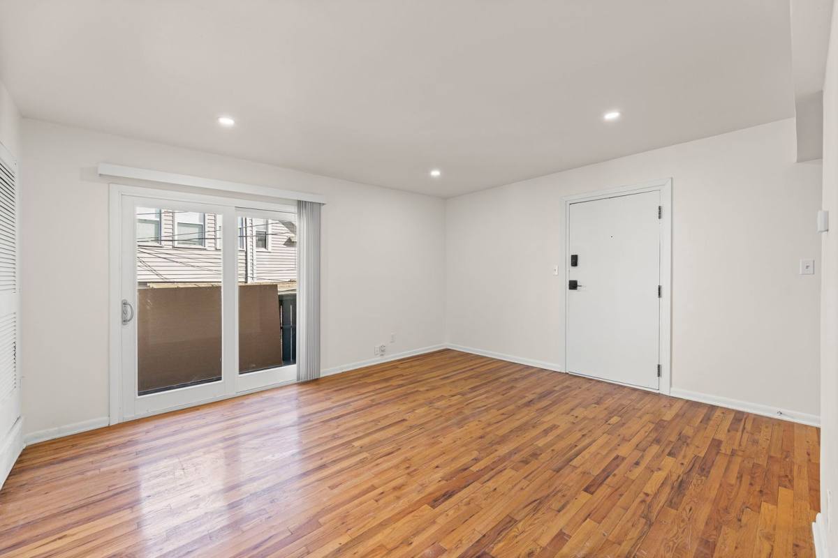 Apartment for rent at 4903-4913 Walnut, Kansas City, MO 64112
