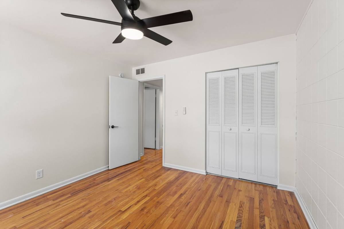 Apartment for rent at 4903-4913 Walnut, Kansas City, MO 64112