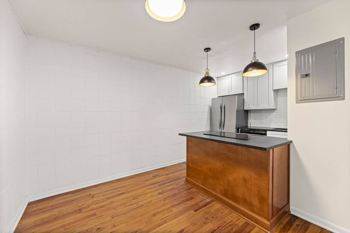 Apartment for rent at 4903-4913 Walnut, Kansas City, MO 64112