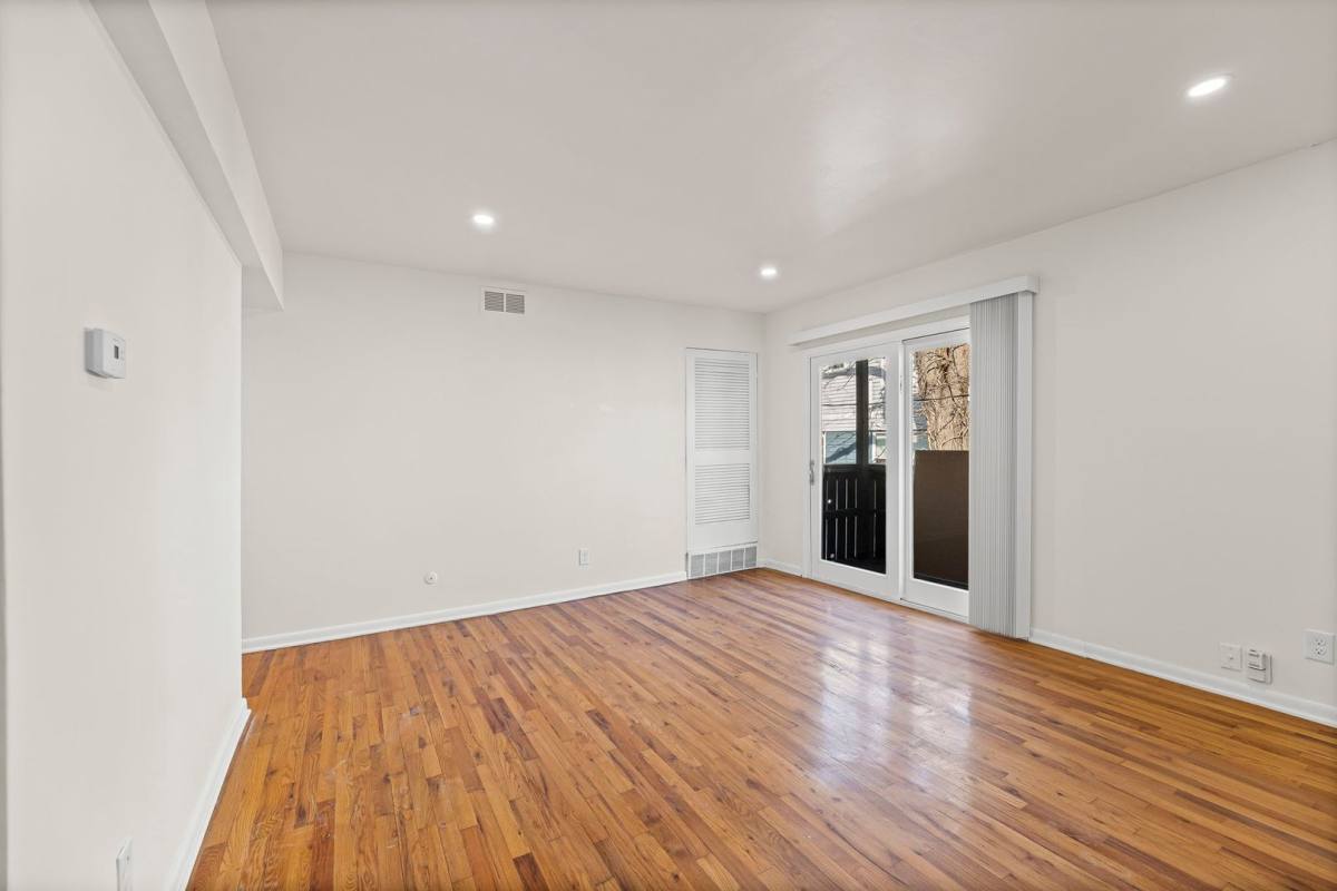 Apartment for rent at 4903-4913 Walnut, Kansas City, MO 64112