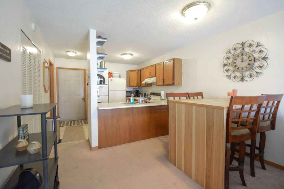 Apartment for rent at 100 Bunting Lane, Mankato, MN 56001
