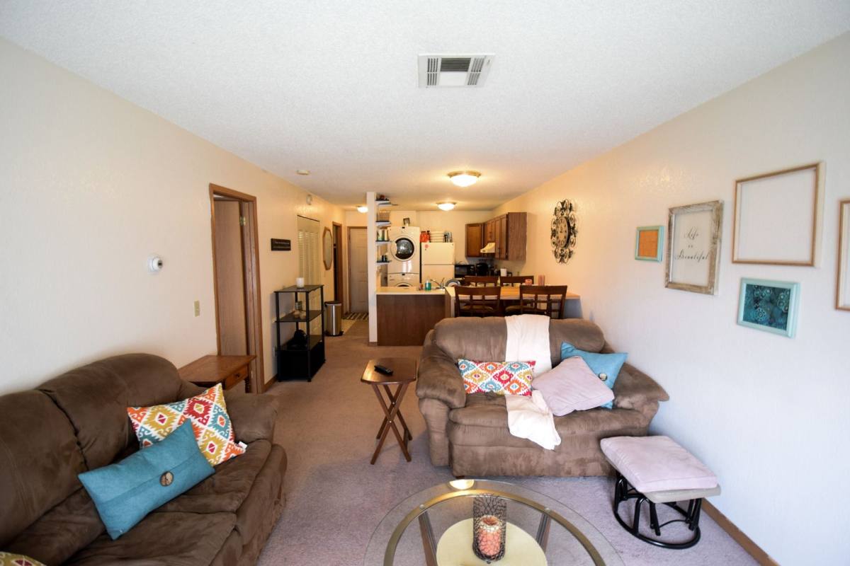 Apartment for rent at 100 Bunting Lane, Mankato, MN 56001