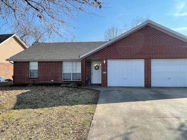 Townhouse for rent at 802 E Kara Lane, Rogers, AR 72758