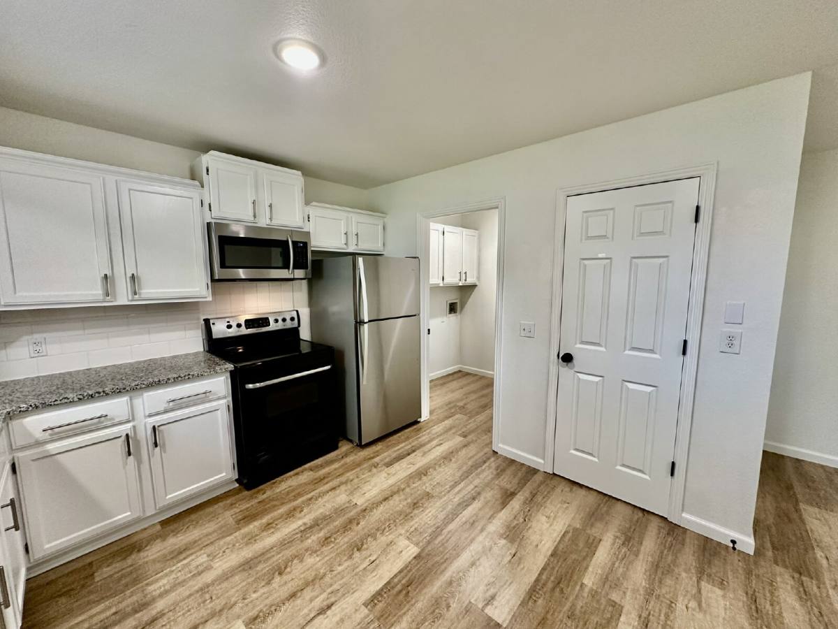 Townhouse for rent at 802 E Kara Lane, Rogers, AR 72758