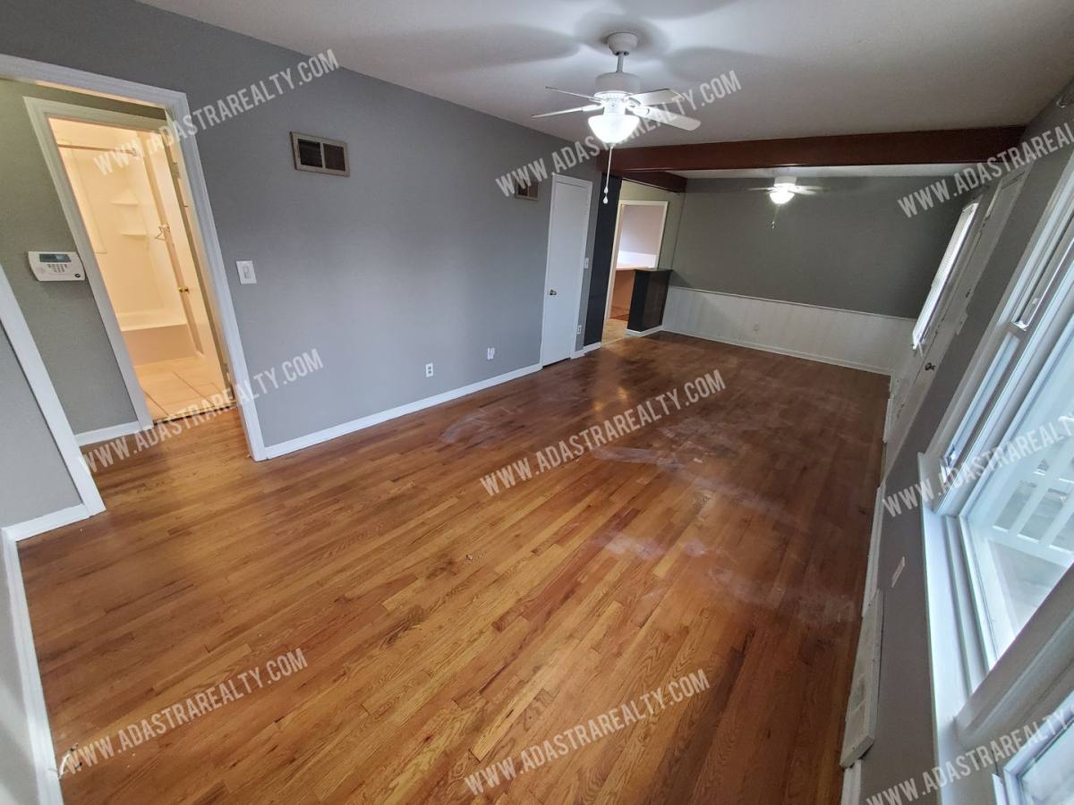 House for rent at 9909 Wheeling Ave, Kansas City, MO 64134