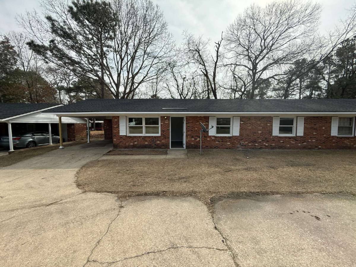 Apartment for rent at 4736 Rosehill Rd, Fayetteville, NC 28311