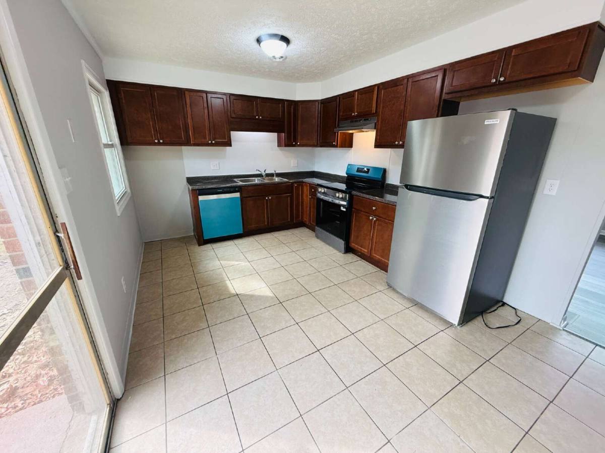 Apartment for rent at 4736 Rosehill Rd, Fayetteville, NC 28311
