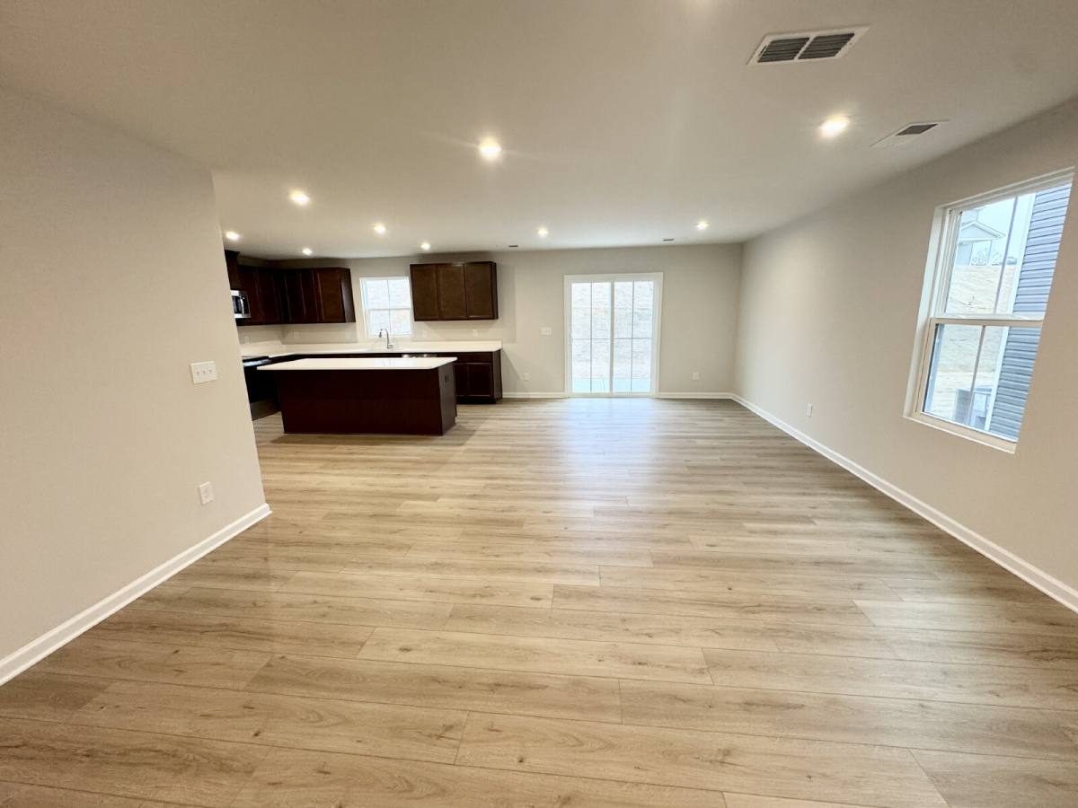 House for rent at 637 Coopers Mill Dr, Westminster, SC 29693