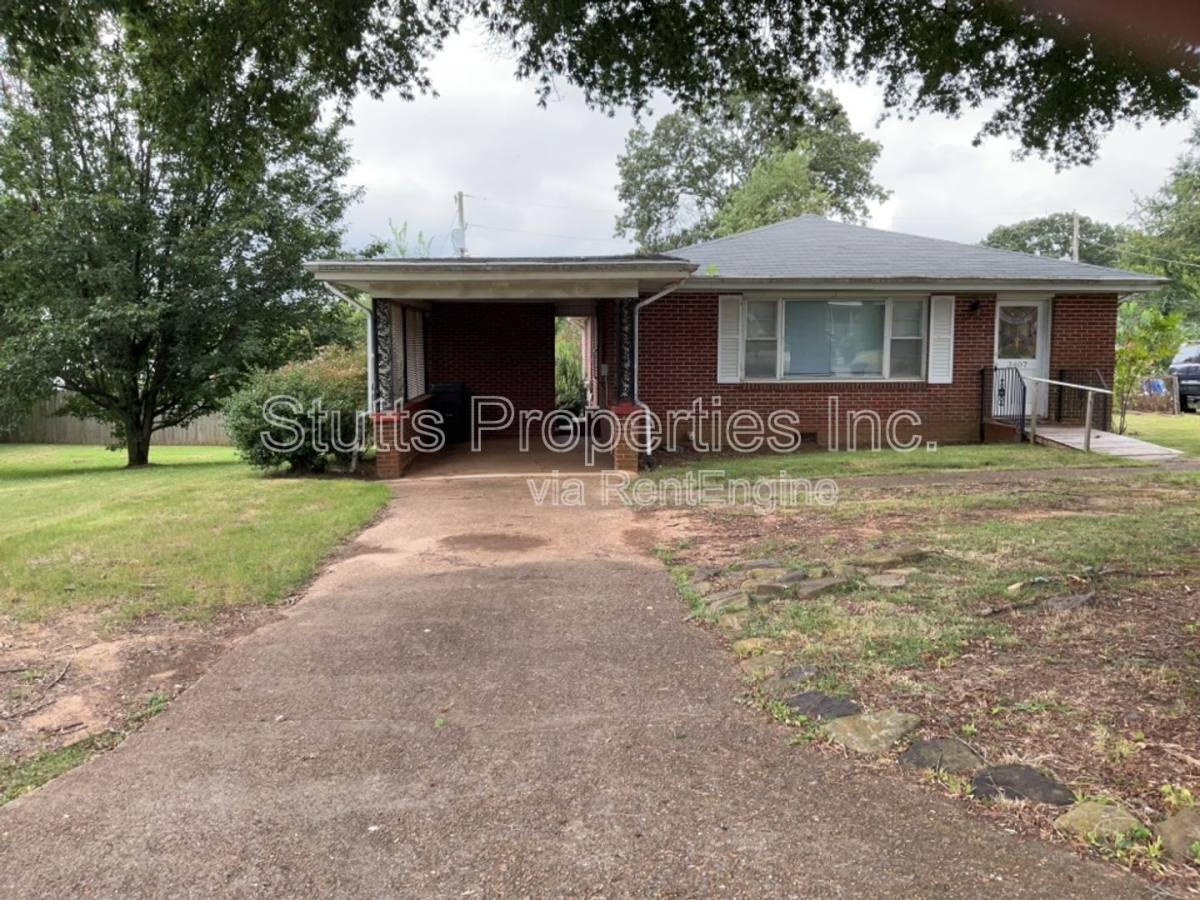 House for rent at 3407 Pine Circle, Sheffield, AL 35660